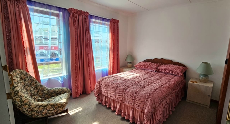 3 Bedroom Property for Sale in Franskraal Western Cape